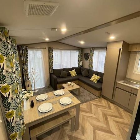 Brand New 6 Berth Holiday Home Селси Екстериор снимка