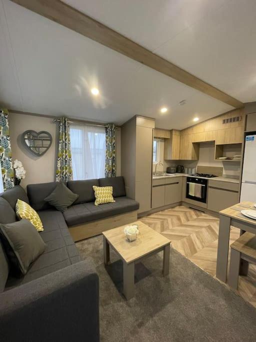 Brand New 6 Berth Holiday Home Селси Екстериор снимка