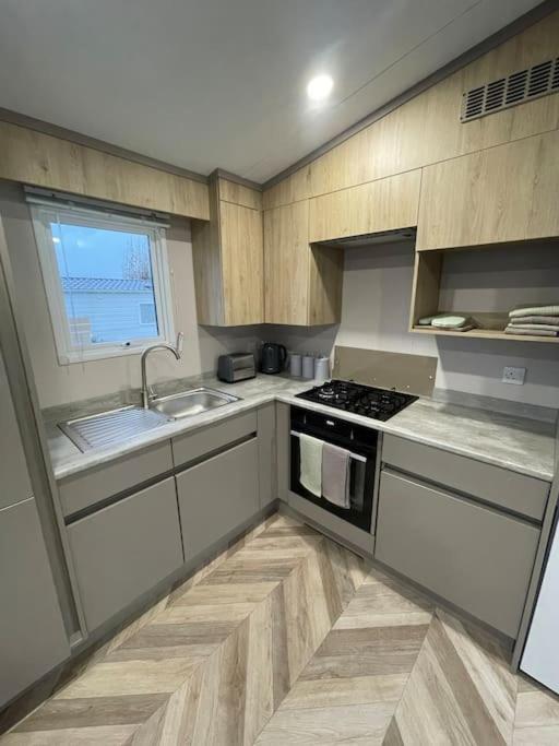 Brand New 6 Berth Holiday Home Селси Екстериор снимка
